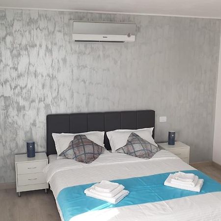 Water Lily Apartment - Self Check-In Oradea Zewnętrze zdjęcie