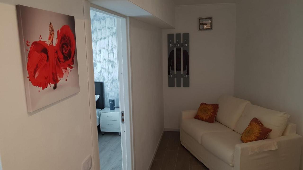 Water Lily Apartment - Self Check-In Oradea Zewnętrze zdjęcie