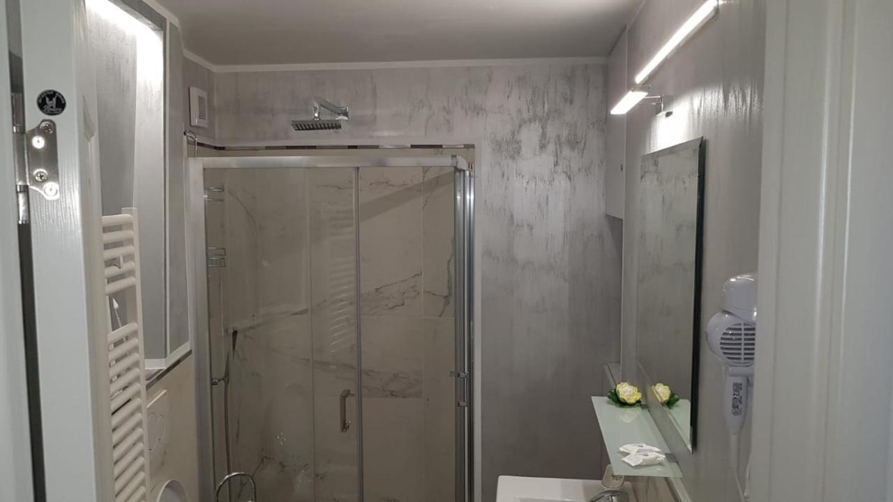 Water Lily Apartment - Self Check-In Oradea Zewnętrze zdjęcie